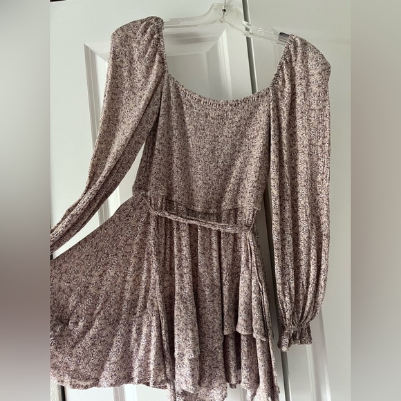 Altar’d State Taupe Shaya Long Sleeve Floral Romper! - Picture 2 of 8